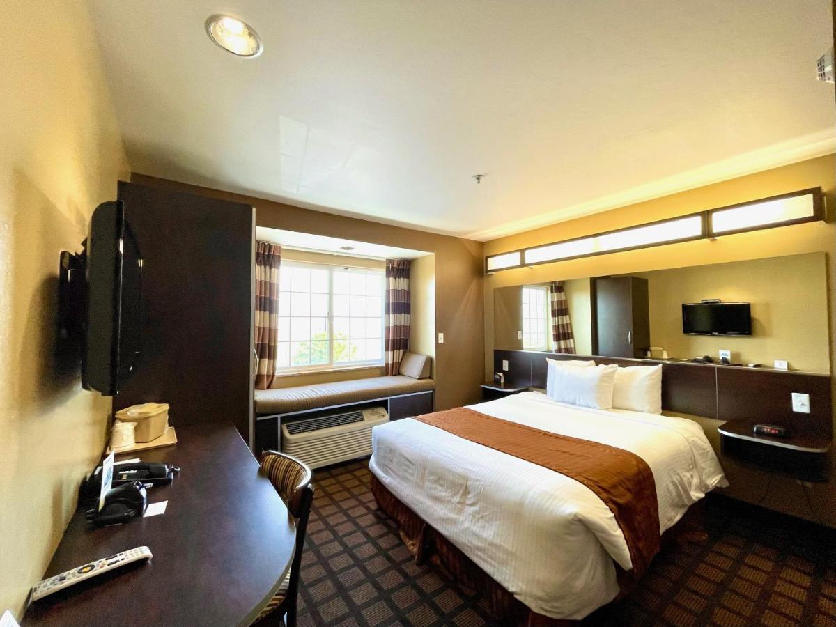 Microtel Inn & Suites By Wyndham Wheeler Ridge מראה חיצוני תמונה