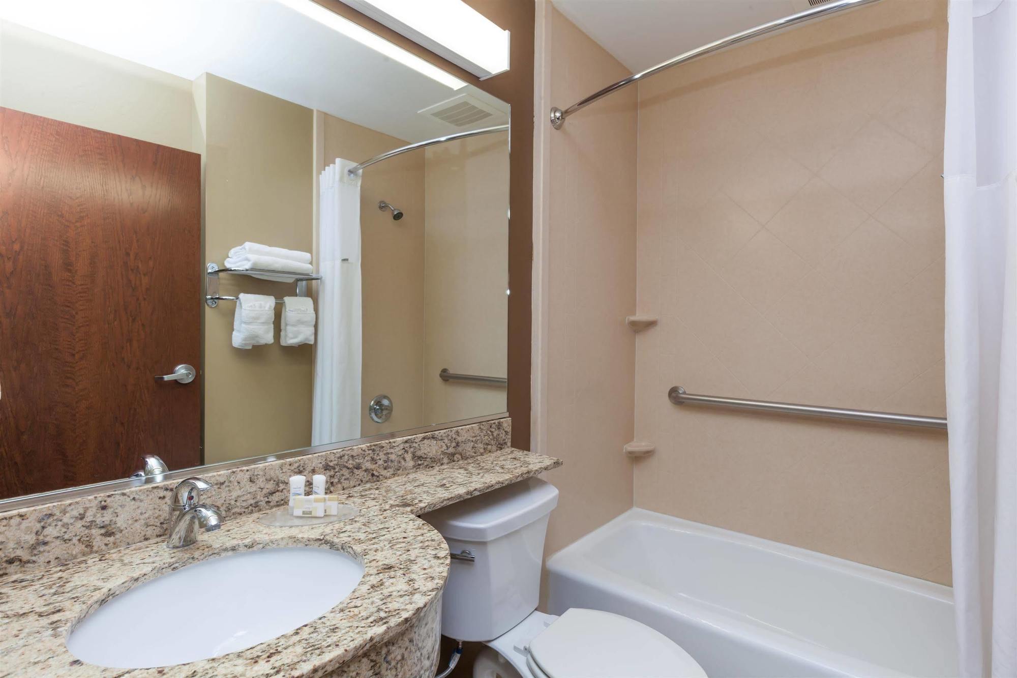 Microtel Inn & Suites By Wyndham Wheeler Ridge מראה חיצוני תמונה